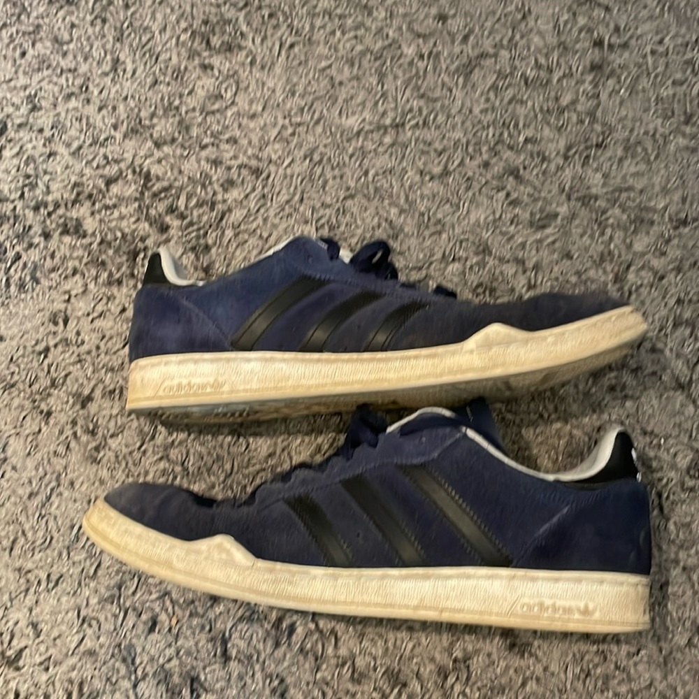 Adidas Ronan